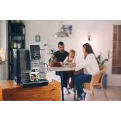Domácí automatický kávovar Nivona NICR 930 v domácím prostředí pro přípravu skvělé kávy