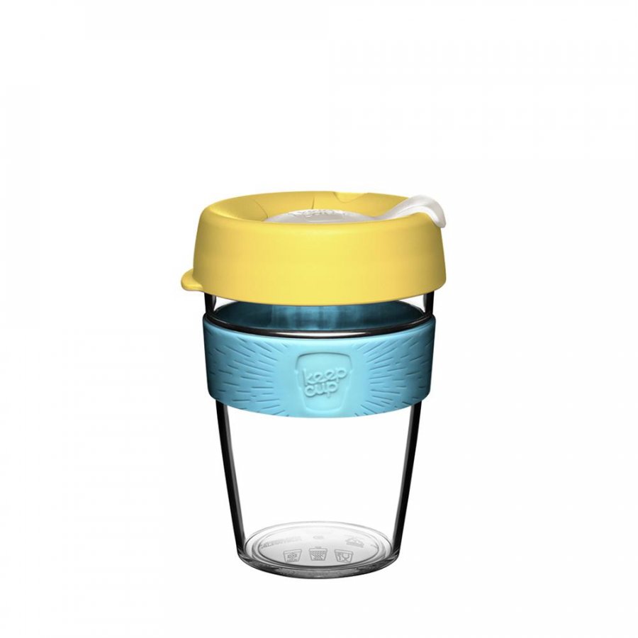 Keepcup kelímek na kávu se žlutým víčkem a průhledným plastovým tělem.