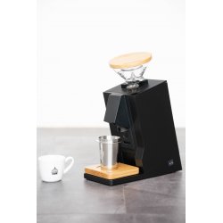 Elektrický mlýnek na kávu Eureka Single Dose pro espresso.