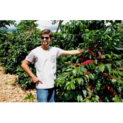 Diego Rubelo syn Dona Alfonsa majitele kávové farmy v Kostarice