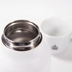 Filtr využívaný u přípravy domácího cold brew za pomoci kávovaru značky Asobu.