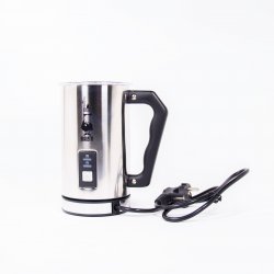 Elektrický napěňovač mléka Bialetti pro přípravu sametové mléčné pěny.