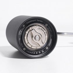Timemore chestnut C3 ruční mlýnek s detailem na knoflík nastavení mletí
