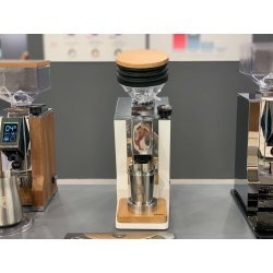 Eureka ORO Mignon Single Dose bílý - Espressové mlýnky na kávu: Do : Domácnosti