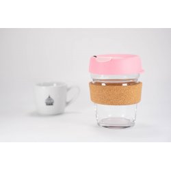 Růžový KeepCup s šálekm Lázeňské kávy