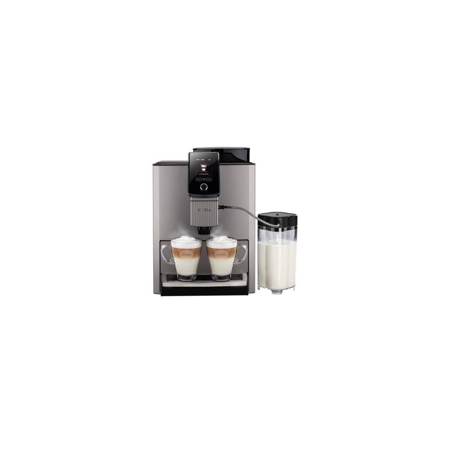 Nivona 1040 automatický kávovar s připravenou kávou a nádobou na mléko