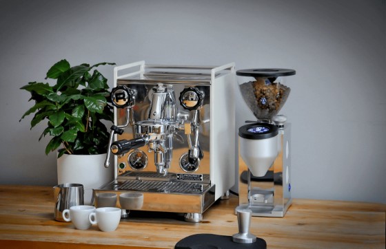 stříbrný kávovar Rocket Espresso Mozzafiato Cronometro 